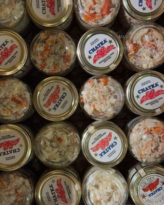 🦀 Král mezi mořskými plody – královský kamčatský krab! Jeho jemné, šťavnaté maso s lehce nasládlou chutí je opravdovým...